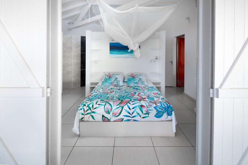 Chambre parentale climatisée, avec salle de bain et wc privatifs